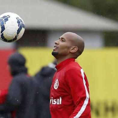  PORTO ALEGRE, RS, BRASIL, 12/09/2014: Jogador Wellington Silva durante treino do Internacional no CT Parque Gigante. (Foto: MATEUS BRUXEL/Agência RBS, Editoria Geral)