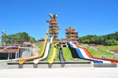  SANTA MARIA , RS , BRASIL , 04/12/2014Clube Recreativo Dores recebeu imprensa e convidados para uma visita técnica nas obras do Dores Praia Park, obra que é uma das maiores da América Latina e trará uma praia para o interior do RS. A construção está 70% pronta e deve ser concluída até o veraneio 2015/2016.FOTO JEAN PIMENTEL / AGÊNCIA RBS, GERAL