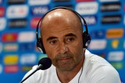 Chilean coach Argentine Jorge Sampaoli addresses a press conference at The Mineirao Stadium in Belo Horizonte on June 27, 2014, on the eve of his teams football match against Brazil during the 2014 FIFA World Cup in Brazil. AFP PHOTO/MARTIN BERNETTI