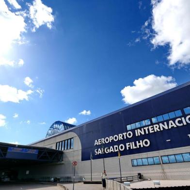 PORTO ALEGRE, RS, BRASIL - 05-11-2014 - Privatização Aeroporto do Salgado Filho. Terminal de passageiros. (FOTO: FERNANDO GOMES/AGÊNCIA RBS)