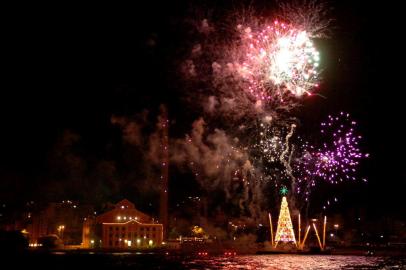 *** MarcosN - FOGOS GASÔMETRO 1 ***Comemoração de natal na Usina do Gasômetro.