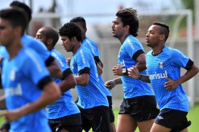  PORTO ALEGRE, RS, BRASIL, 11-01-2015 : Grêmio realiza treino físico no Centro de Treinamento Luiz Carvalho da Arena antes de partir para a pré-temporada em Caxias do Sul.  (Foto: BRUNO ALENCASTRO/Agência RBS, Editoria Esportes)