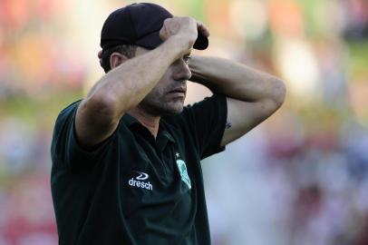 CAXIAS DO SUL, RS, BRASIL, 19/01/2015. Juventude x Inter, jogo amistoso realizado no estádio Alfredo Jaconi. Os dois times estão se preparando para o início da temporada 2015. Na foto, técnico Antonio Picoli. (Porthus Junior/Pioneiro)