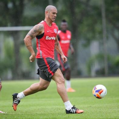  BENTO GONÇALVES, RS, BRASIL, 18-01-2015: Pré-temporada 2015 do Internacional em Bento Gonçalves.Treino na Associação Geremia.Jogador Nilton.(FOTO: DIEGO VARA/AGÊNCIA RBS)