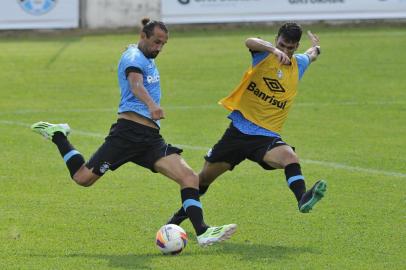  GRAMADO, RS, BRASIL - 19-01-2015 -  Pré-temporada 2015 do Grêmio em Gramado.Treino no campo do Gramadense.FOTO: LAURO ALVES/AGÊNCIA RBS)