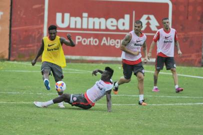 treino do inter de quarta-feira, sem Nilmar,  28/01/2015