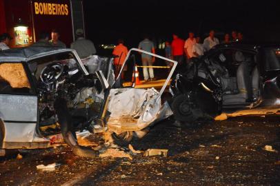  SANTA MARIA, RS, BRASIL, 28/01/2015.Acidente mata sete pessoas e deixa uma ferida em Santa Maria.FOTO: GABRIEL HAESBAERT/ESPECIAL