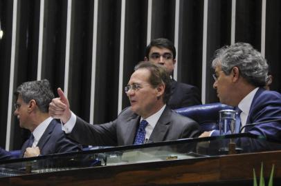 Solenidade de posse dos senadores durante primeira reuniÃ£o preparatÃ³ria para 55Âª Legislatura. Mesa (E/D): senador Romero JucÃ¡ (PMDB-RR); senador Renan Calheiros (PMDB-AL); senador Jorge Viana (PT-AC) Foto: Geraldo Magela\AgÃªncia Senado