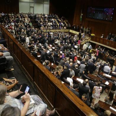  PORTO ALEGRE - BRASIL - Deputado Edson Brum (PMDB) tomou posse neste sábado como presidente da Assembleia Legislativa do Estado.(FOTO: LAURO ALVES)