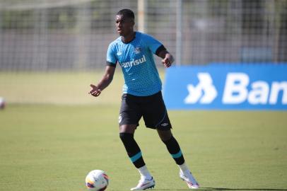 zol - zagueiro - erazo - grêmio - treino - ct luiz carvalho - 6/2/2014