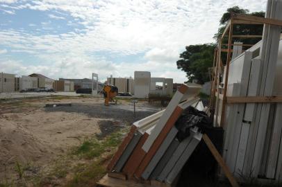 Nenhuma das 12 creches que receberam verbado Proinfância está pronta, em Santa Maria. Uma das cinco creches que ficariam prontas até maio de 2014 fica no Residencial Lopes, no Parque Pinheiro Machado