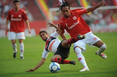  Campeonato Brasileiro 2010,Inter x Atlético-Go no estádio beira-rio.Jogador Everton (D)