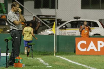  Cruzeiro x Inter pela quarta rodada do Gauchão 2015 no Estádio Vieirão, em Gravataí.Técnico Diego Aguirre.FOTO:(LAURO ALVES/AGÊNCIA RBS)