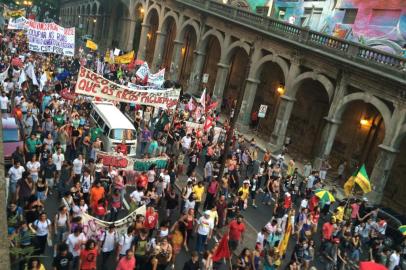 protesto aumento passagens porto alegre