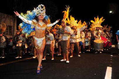  

Caxias do Sul, RS, Brasil (15/02/2015) Carnaval Caxiense 2015. Desfile realizado na rua Plácido de Castro.  Grupo Especial. Na foto, Sociedade Recreativa Cultural e Canavalesca Incríveis do Ritmo. Escola de Samba Incríveis do Ritmo. (Roni Rigon/Pioneiro)