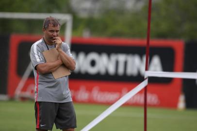  PORTO ALEGRE,RS,BRASIL,16-02-2015- Treino do Inter. Diego Aguirre/treinador  (FOTO : FERNANDO GOMES/AGENCIA RBS )