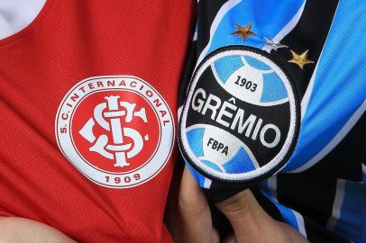  PORTO ALEGRE , RS , BRASIL , 26-02-2015 - GreNal pelo gauchão terá torcida mista. Casal: Diéssi Marcico de Souza e Hugo Motta (FOTO: JEFFERSON BOTEGA/ AGENCIA RBS )Indexador: Jefferson Botega