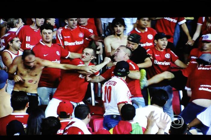 Torcedores do City ficam feridos após briga antes de partida da Champions -  Rádio Itatiaia