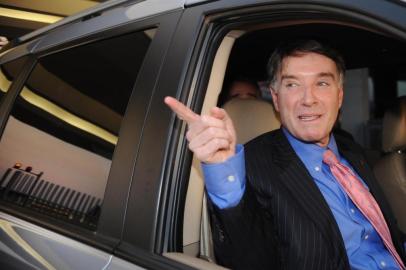 Bilionário Eike Batista, magnata industrial que em 2010 ocupa a oitava posição na revista Forbes entre as pessoas mais ricas do mundo. Na foto, o empresário Eike Batista, presidente do Grupo EBX, deixa o Palácio da Alvorada após encontro com o presidente Lula em 19 de agosto de 2010.