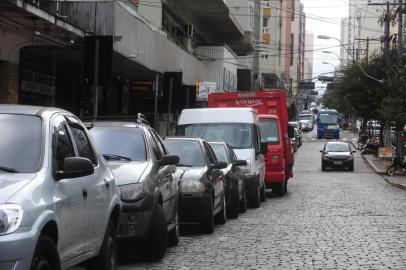  CAXIAS DO SUL, RS, BRASIL  (06/03/2015) Furto de Veículos em caxias do Sul. Reportagem verifica que na Avenida Julio de Castilhos (FOTO), Ernesto Alves e bairros São Pelegrino e Rio Branco como  locais vulneráveis para furtos. As marcas Focus, Corsa e Uno são as mais visadas pelos delinquentes. (Roni Rigon/Pioneiro)