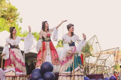 Desfile da Fenavindima, em Flores da Cunha