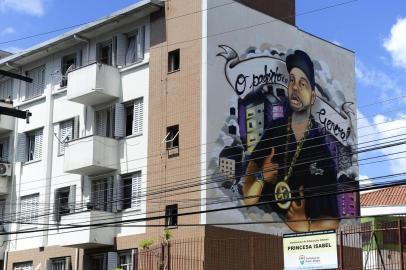  PORTO ALEGRE , RS , BRASIL , 09-03-2015-   GRAFISMO EM HOMENAGEM AO TRAFICANTE XANDI, NO CONDOMINIO PRICESAL ISABEL, TAMBÉM CONHECIDO COMO CARANDIRÚ, ESTA COM OS DIAS CONTADOS, CONDOMINIO FOI ACIONADO PELO DENARC PARA QUE GRAFISMO SEJA APAGADO. (FOTO: RONALDO BERNARDI/AGENCIA RBS )