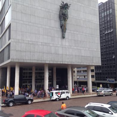 Rdgol - ato público mulheres campo e cidade em dia de jornada nacional de mobilização das mulheres, na Praça da Matriz, em Porto Alegre