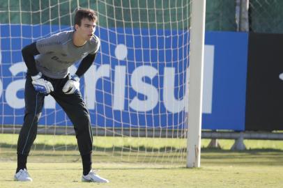  PORTO ALEGRE ,RS , BRASIL , 18-03-2015 - Treino do Grêmio no CT Luiz Carvalho.(FOTO:Lauro Alves/Agência)Goleiro Leo