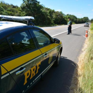  SANTA MARIA, RS, BRASIL, 22/03/2015.Homem morre atropelado na 392 em santa maria.FOTO: GABRIEL HAESBAERT/ESPECIAL