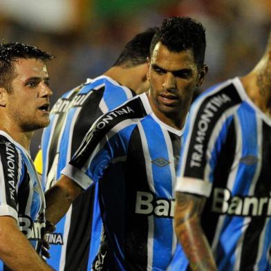  PORTO ALEGRE, RS, BRASIL - 25-03-2015 - Gauchão -13ª Rodada, Novo Hamburgo x Grêmio no estádio do Vale, em Novo Hamburgo.(FOTO:MATEUS BRUXEL/AGÊNCIA RBS)Jogador Ramiro abre o placar, Grêmio 1x0 Novo Hamburgo