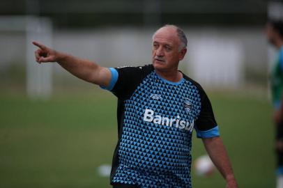  PORTO ALEGRE,RS, BRASIL, 27-02-2015 - Treino do Grêmio no CT Luiz Carvalho.(Foto:DIEGO VARA/Agência RBS)Técnico Felipão