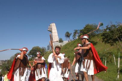  Via Sacra de Jesus Cristo. Sexta-Feira Santa de Caxias do Sul encena Via Sacra de Jesus Cristo, no parque da Festa da Uva.