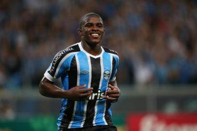  PORTO ALEGRE, RS, BRASIL - 08-03-2015 - Grêmio x Caxias. Equipe tricolor recebe o Caxias na Arena pela nona rodada do Campeonato Gaúcho (FOTO: DIEGO VARA/AGÊNCIA RBS)