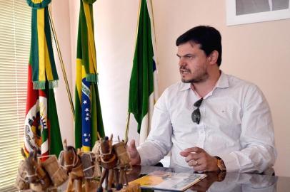 O Ministério Público (MP) de Bom Jesus conclui inquérito civil sobre possível caso de nepotismo na administração municipal. Isto porque dos oito cargos do secretariado do prefeito Frederico Arcari Becker, do Partido Progressista (PP), três são ocupados por parentes.