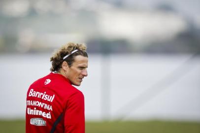  PORTO ALEGRE, RS, BRASIL, 27/07/2012: O atacante uruguaio Diego Forlan durante treino do Internacional no Centro de Treinamento do clube colorado no Parque Gigante. (Foto: Mateus Bruxel / Diario Gaucho)