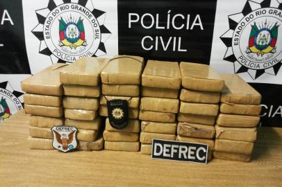 Apreensão de 44 kg de maconha no interior de Dilermando de Aguiar (07/04)