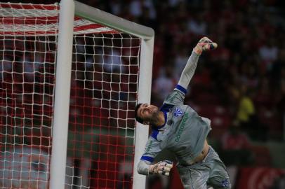  PORTO ALEGRE, RS, BRASIL - 08-04-2015 - Campeonato Gaúcho - Quartas de Final - Internacional x Cruzeiro no estádio Beira-rio.(FOTO:FERNANDO GOMES/AGÊNCIA)Goleiro Bruno