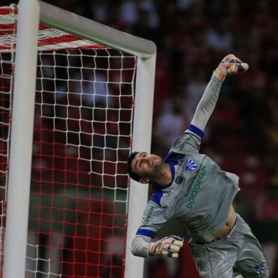  PORTO ALEGRE, RS, BRASIL - 08-04-2015 - Campeonato Gaúcho - Quartas de Final - Internacional x Cruzeiro no estádio Beira-rio.(FOTO:FERNANDO GOMES/AGÊNCIA)Goleiro Bruno