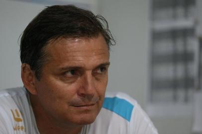  PORTO ALEGRE, RS, BRASIL - 15-01-2015 - Luiz Carlos Winck ex jogador e hoje técnico do time Lajeadense (FOTO: FERNANDO GOMES/AGÊNCIA RBS)