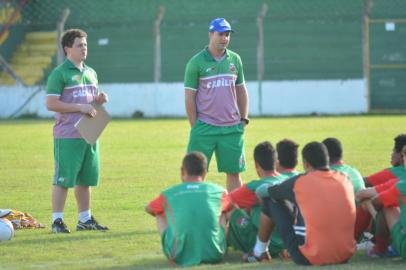  SANTA MARIA, RS, BRASIL, 21/04/2015.Treino do Riograndense, em santa maria.FOTO: GABRIEL HAESBAERT/ESPECIAL