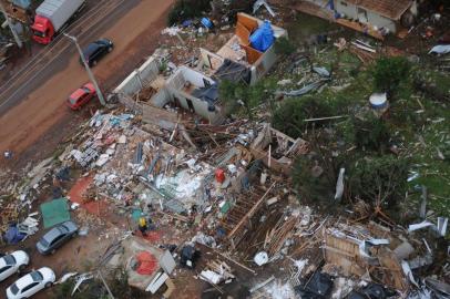  XANXERÊ, SC, BRASIL 22-04-2015.NOTÍCIAS:  Tornado que atingiu a cidade no domingo dia 20/05/2015 com ventos de mais de 200km/h.FOTO SIRLI FREITAS,ESPECIAL/AGENCIA RBS