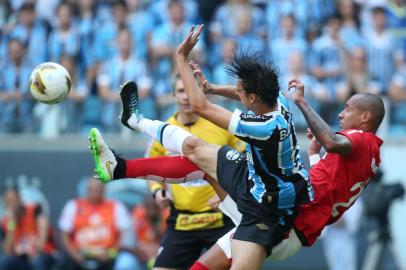  PORTO ALEGRE, RS, BRASIL, 26-04-2015 : Gre-Nal de número 405, primeira partida da final do Campeonato Gaúcho 2015, entre Grêmio e Internacional, na Arena. (Foto: FERNANDO GOMES/Agência RBS, Editoria Esportes)