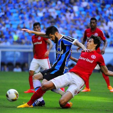  PORTO ALEGRE, RS, BRASIL, 26-04-2015 : Gre-Nal de número 405, primeira partida da final do Campeonato Gaúcho 2015, entre Grêmio e Internacional, na Arena. (Foto: CARLOS MACEDO/Agência RBS, Editoria Esportes)