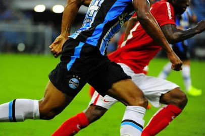  PORTO ALEGRE, RS, BRASIL, 26-04-2015 : Gre-Nal de número 405, primeira partida da final do Campeonato Gaúcho 2015, entre Grêmio e Internacional, na Arena. (Foto: CARLOS MACEDO/Agência RBS, Editoria Esportes)