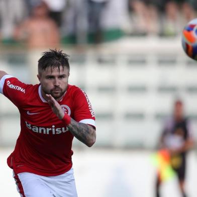  CAXIAS DO SUL, RS, BRASIL, 19-01-2015: Pré-temporada 2015 do Internacional em Bento Gonçalves.Amistoso de Inter e Juventude no estádio Alfredo Jaconi.Jogador Sasha.(FOTO: DIEGO VARA/AGÊNCIA RBS)