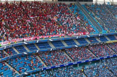  PORTO ALEGRE, RS, BRASIL, 26-04-2015: Gre-Nal de número 405, primeira partida da final do Campeonato Gaúcho 2015, entre Grêmio e Internacional, na Arena. (Foto: Omar Freitasl/Agência RBS, Editoria Esportes)Indexador: Omar Freitas