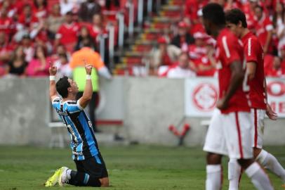  PORTO ALEGRE, RS, BRASIL - 03-05-2015 - Inter x Grêmio jogam no estádio Beira Rio o clássico Gre-Nal de número 406 vale o título do Gauchão. Jogador Giuliano (FOTO: DIEGO VARA/AGÊNCIA RBS)