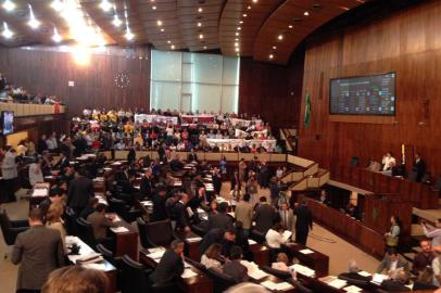 Votação do IMCS de fronteira no plenário da Assembleia Legislativa em 11/12/2013.