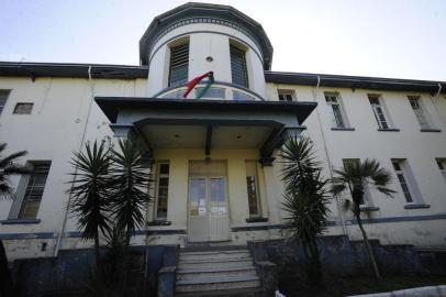  Casa de Saúde faz 80 anos no dia 24 de abril de 2012; mostramos os principais pontos da história e as obras em andamento; falamos com responsável pela equipe de enfermagem que nasceu na casa, Cristiana Schuch, 34 anos