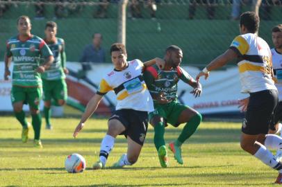  SANTA MARIA, RS, BRASIL, 06/05/2015. Riograndense 0 x 0 são gabrielFOTO: GABRIEL HAESBAERT/ESPECIAL